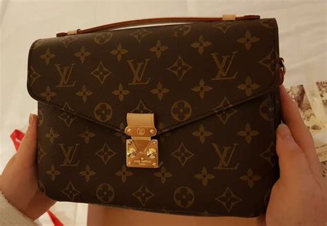 Cómo saber si la bolsa Louis Vuitton es 